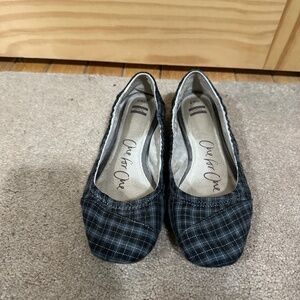 Tom’s ballet flats